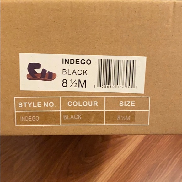 Women’s size 8 sandals - Picture 4 of 4